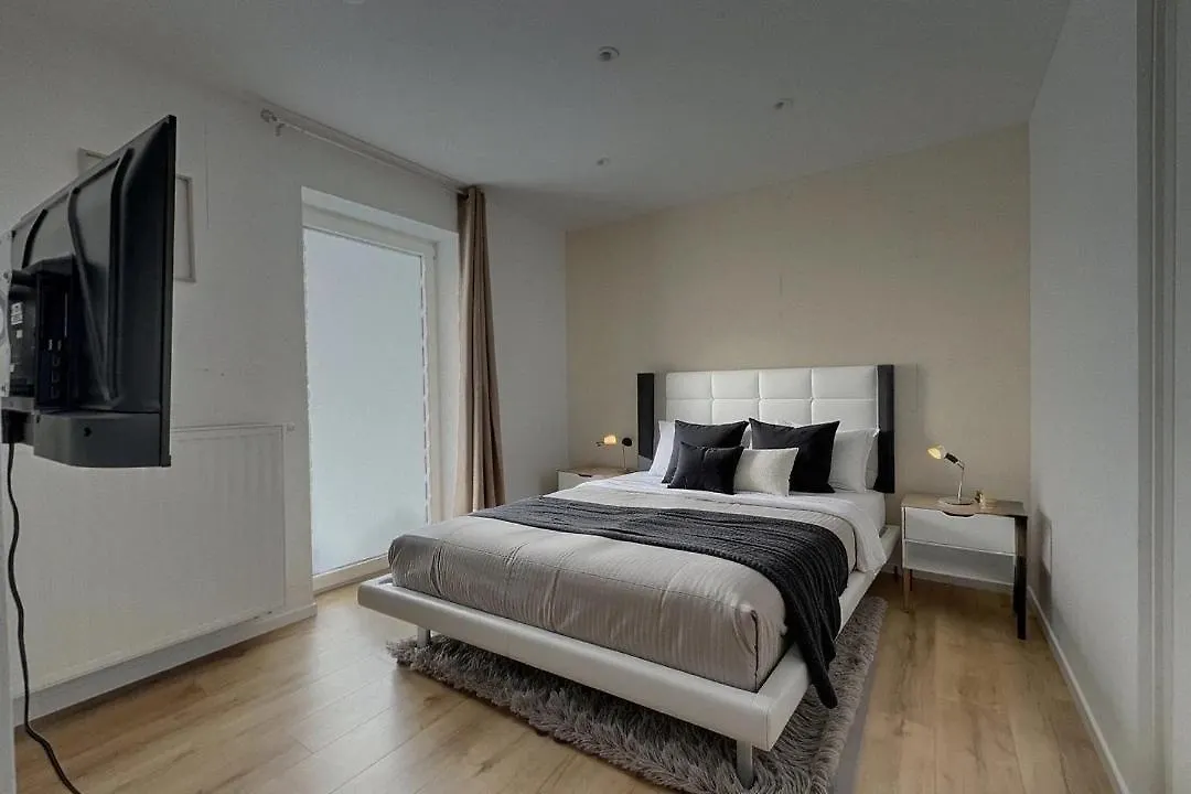 Jean 1B Brussels-Charleroi-Airport Apartment