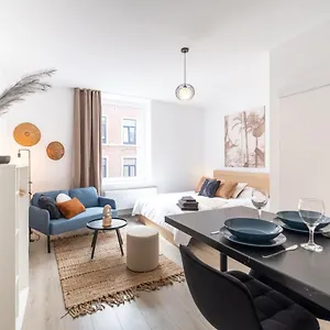 Chic Proche Aeroport & Centre-ville Apartment